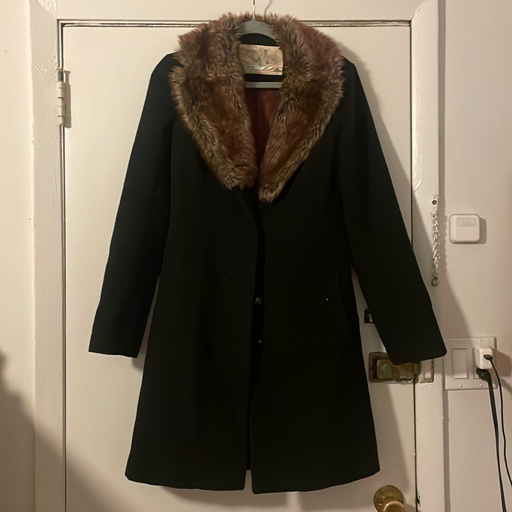 SOLD!!Black coat with faux fur collar Urban Outfitters Kimchi Blue Size Medium